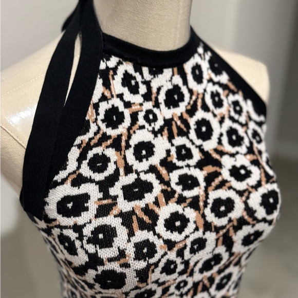 Diane Von Furstenberg Dresses & Skirts - Diane Von Furstenberg Black and White Floral Dress